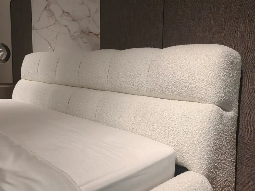 Tufted bed Tufted bed