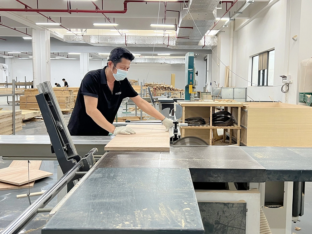 UFO round dining table UFO round dining table