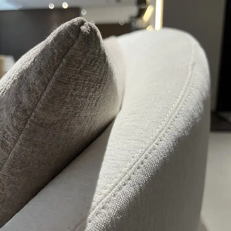  Angie lounge chair 